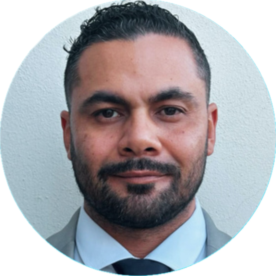 Lic. Víctor Yannich Esquivel Rentería